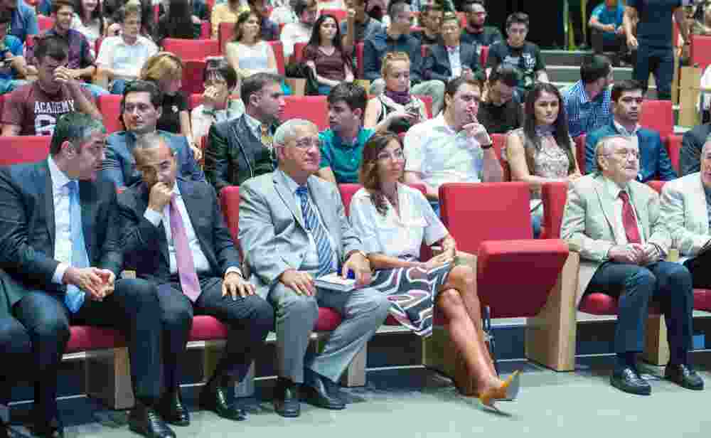 Amerikalı iş adamı mühazirə oxudu -  Mehriban Əliyeva və Leyla Əliyevada orada (FOTOLAR)