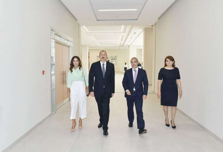 İlham Əliyev və xanımı   məktəb-liseyin açılışında (FOTOLAR-YENİLƏNİB)