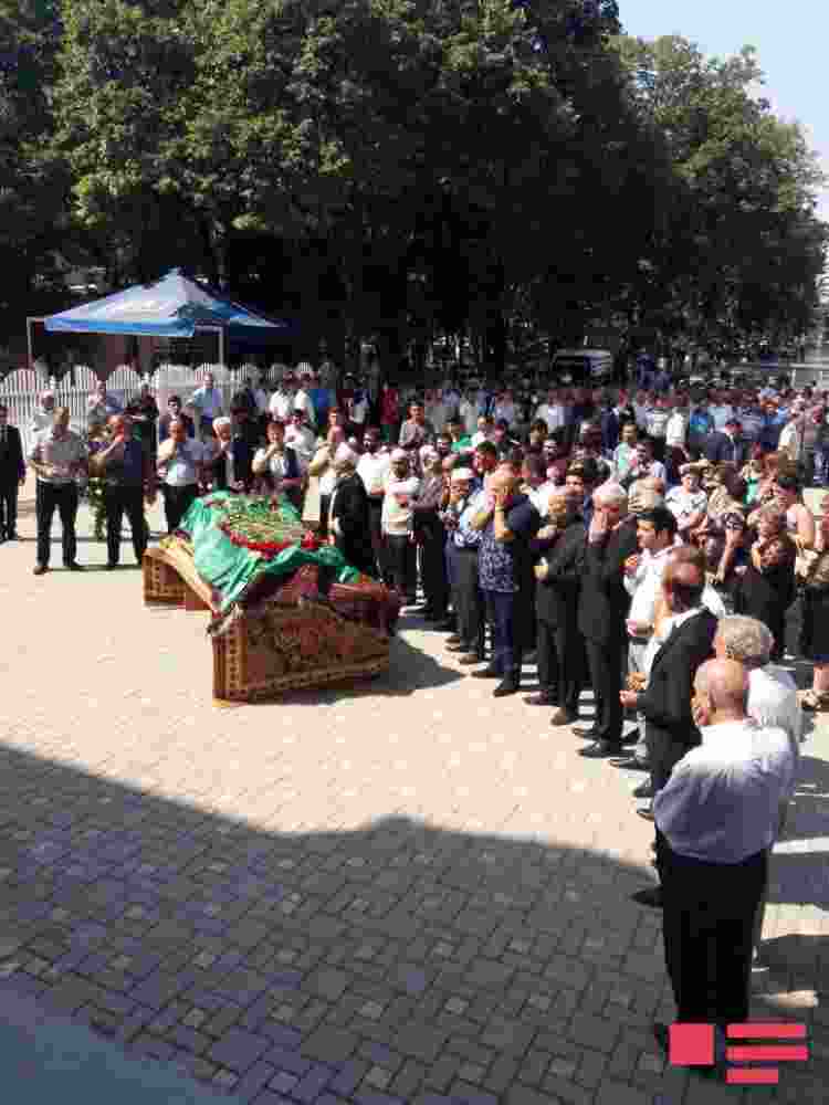 Aşıq Ədalət dəfn olundu -   FOTO