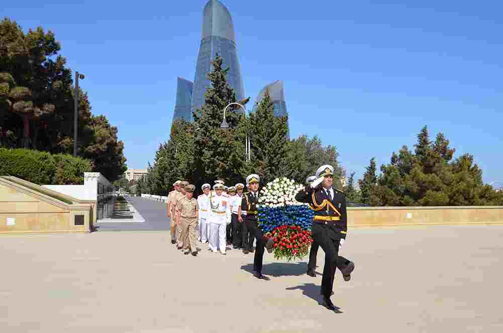 Rusiya hərbi gəmiləri   BAKIDA - VİDEO-FOTO