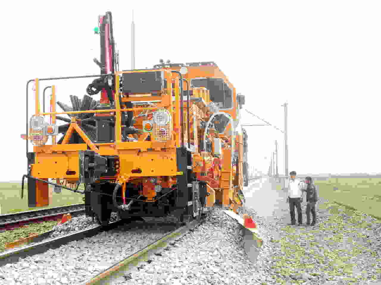 Dəmir yolunun daha bir hissəsi əsaslı təmir olunur -   FOTO