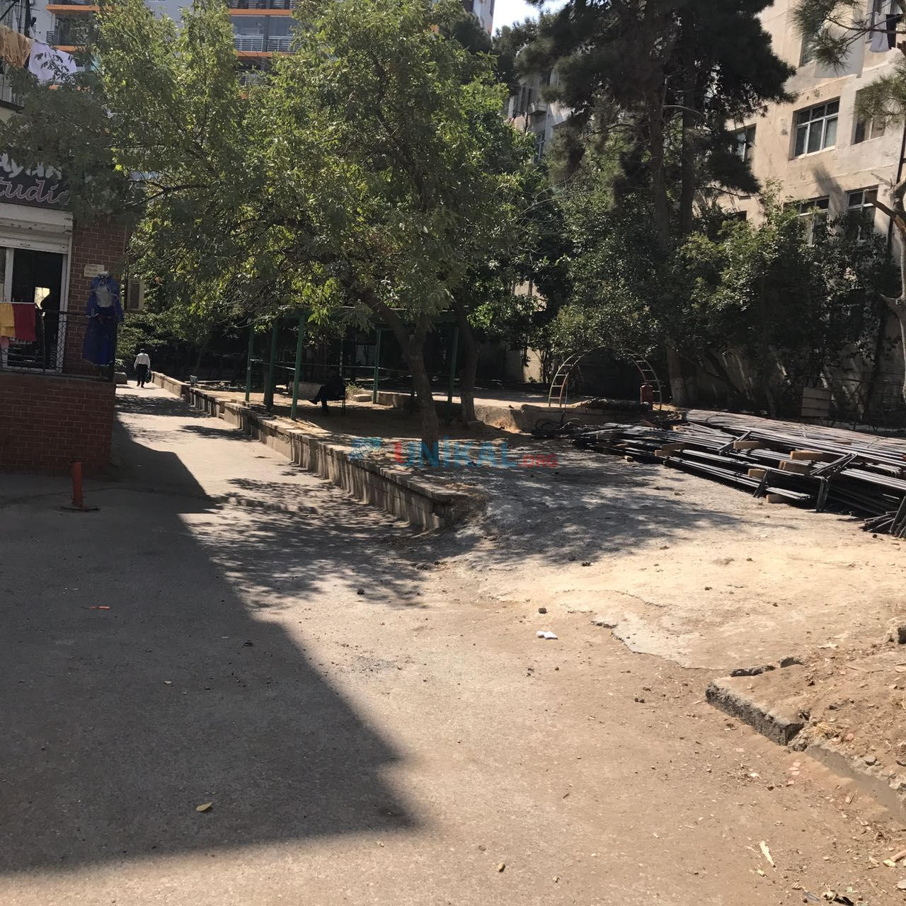 Nəsimi sakinləri Asif Əsgərovdan narazılıq edir -   FOTOLAR