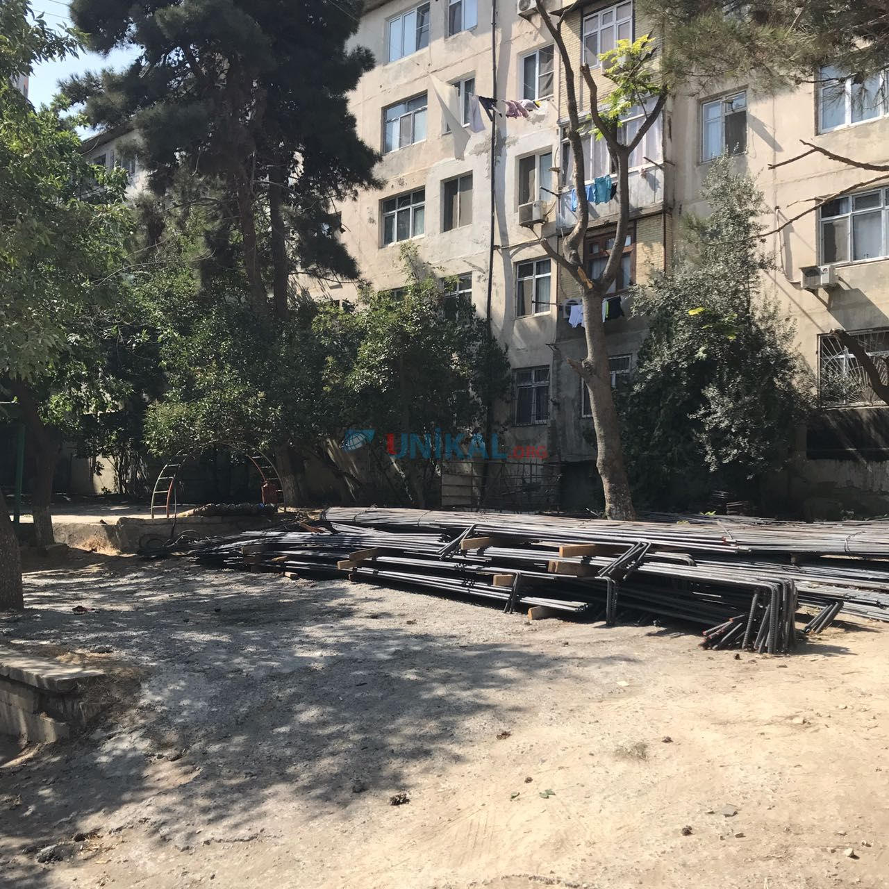 Nəsimi sakinləri Asif Əsgərovdan narazılıq edir -   FOTOLAR