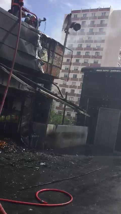 Metroda YANÄžIN:    Ətraf dumana büründü (FOTO-VİDEO)