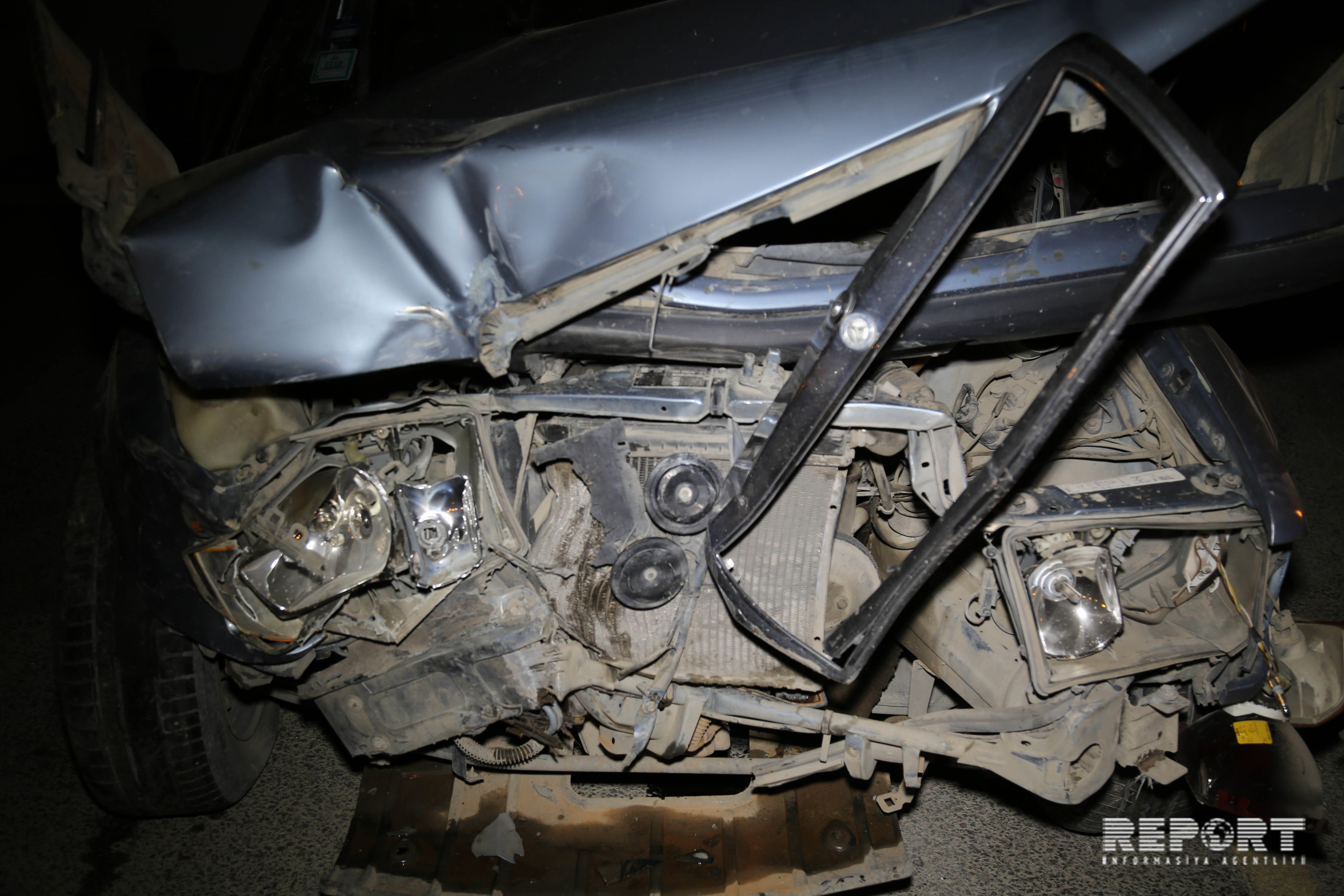 Mercedes yük avtomobilinə   ÇIRPILDI -  Bakıda