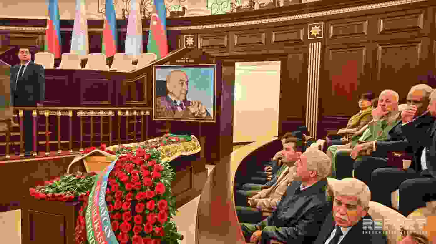 Lütfi Zadə ilə vida mərasimi    başa çatdı (YENİLƏNİB)