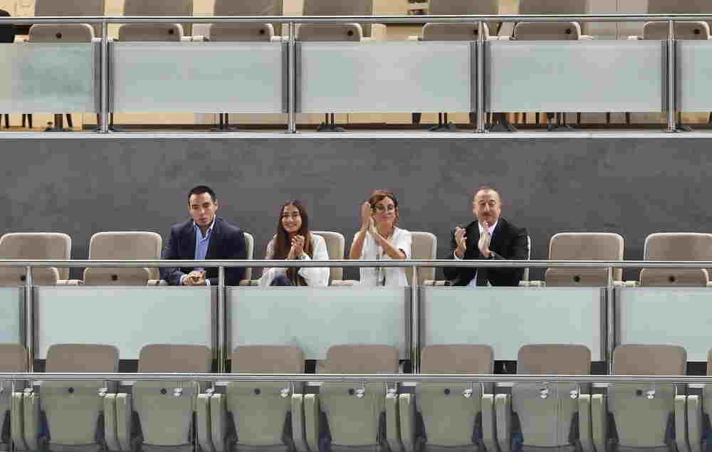 Prezident millimizin oyununu izlədi - VİDEO + FOTO