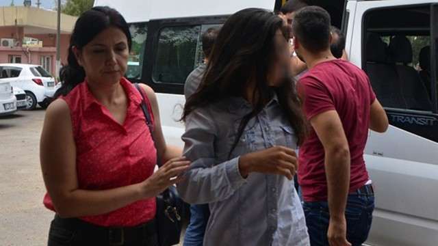 Bulvarda baş verən qəzaya 15 yaşlı qız səbəb olub â€“ Sevgilisi hələ axtarışdadır  - FOTO