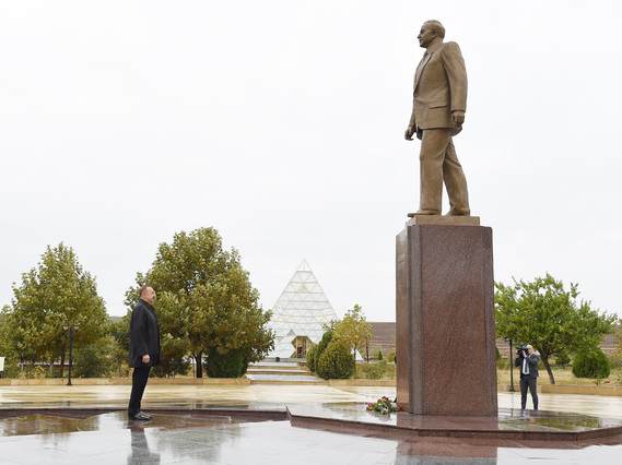 İlham Əliyev   Qobustanda (FOTOLAR-YENİLƏNİB)