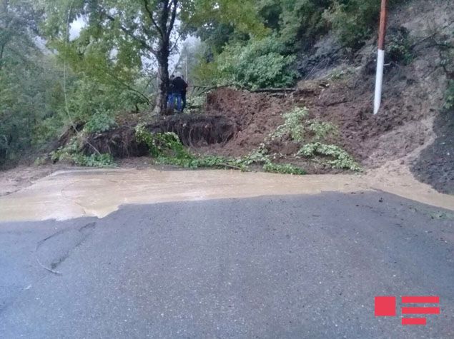 Lerikdə dağ uçdu -  Rayona giriş bağlandı (FOTOLAR)