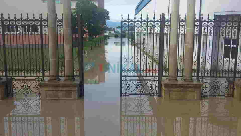 Mübariz Mənsimovun stadionunu da sel basdı -  FOTOLAR