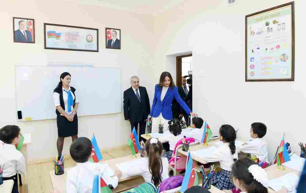 Birinci vitse-prezident Qubadlı rayon Xanlıq kənd orta məktəbində - FOTOLAR