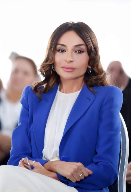 Mehriban Əliyeva:  Azərbaycan bu gün inkişaf və tərəqqi yolu ilə gedir - FOTO