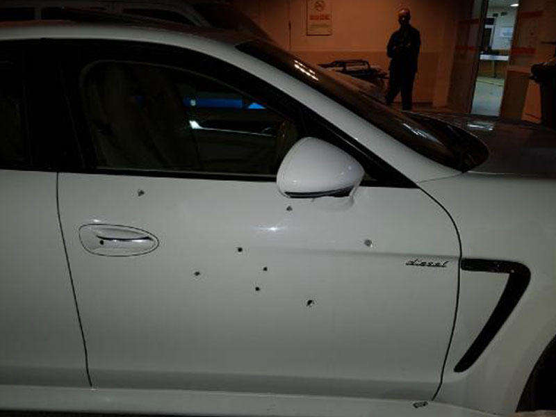 Türkiyəli müğənni avtomobilində güllələndi -    FOTOLAR