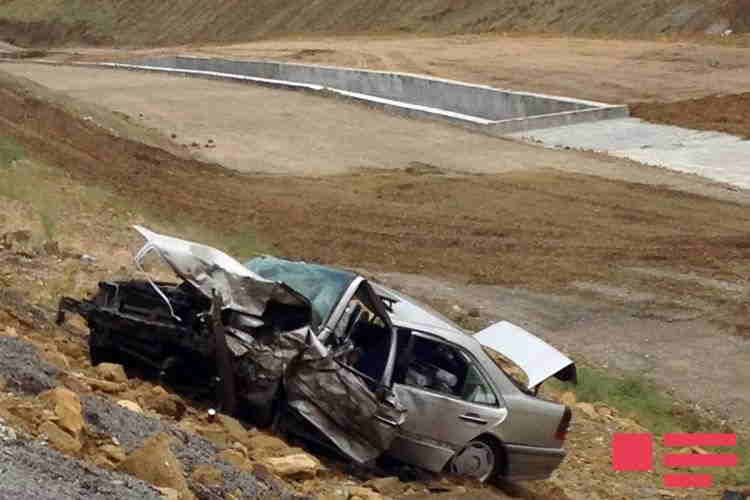 Şamaxı yolunda iki avtomobil toqquşdu -  7 nəfər yaralandı - FOTOLAR