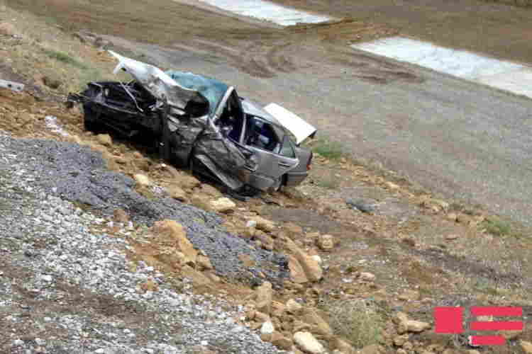 Şamaxı yolunda iki avtomobil toqquşdu -  7 nəfər yaralandı - FOTOLAR
