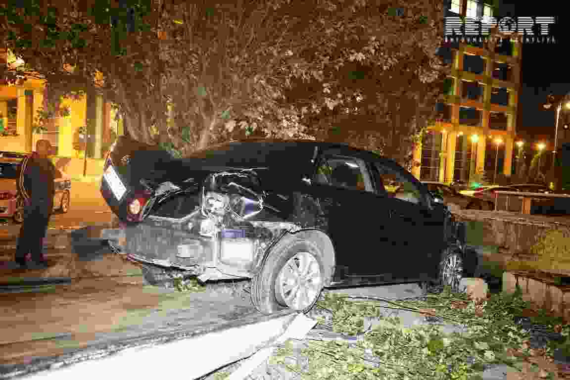 Təmir işləri yol qəzasına səbəb oldu -   Toyota Corollo aşdı (FOTOLAR)