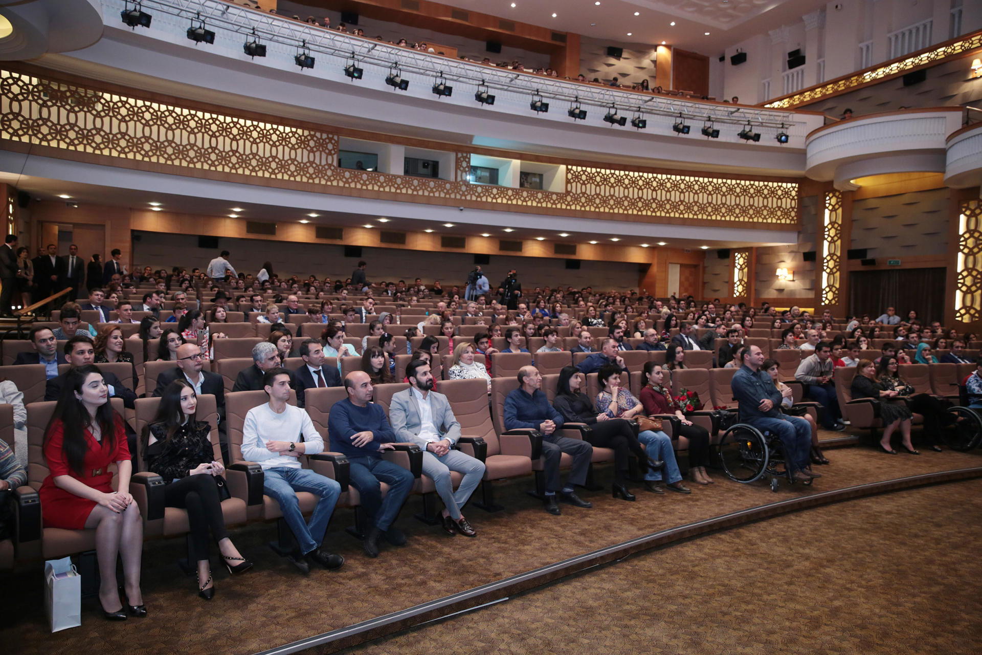 Leyla Əliyeva:  Dünyada ən böyük qüvvə - sevgi, xeyir və inamdır - FOTO