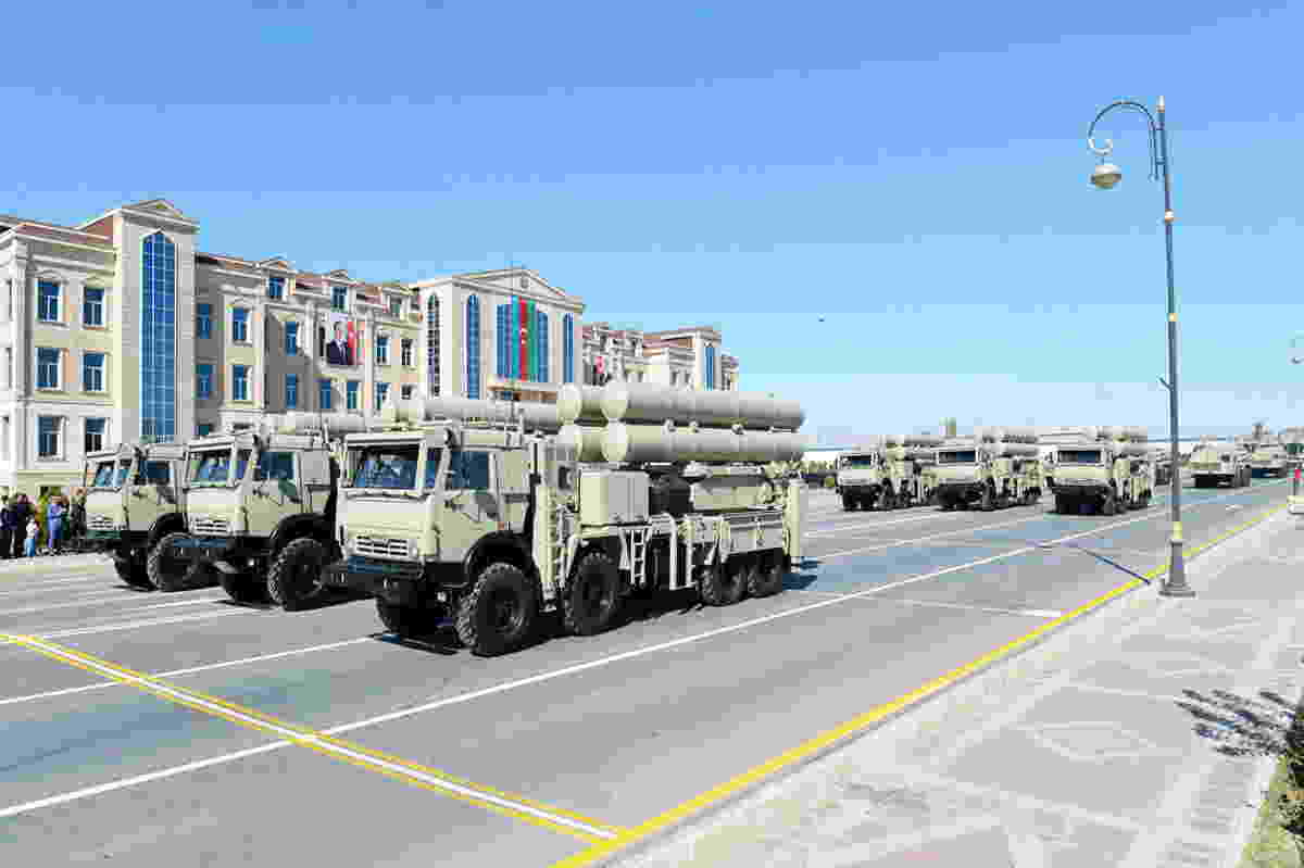 Naxçıvanda hərbi parad keçirilib - FOTOLAR