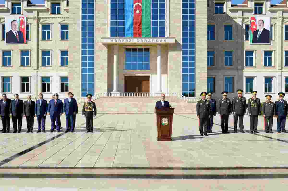 Naxçıvanda hərbi parad keçirilib - FOTOLAR