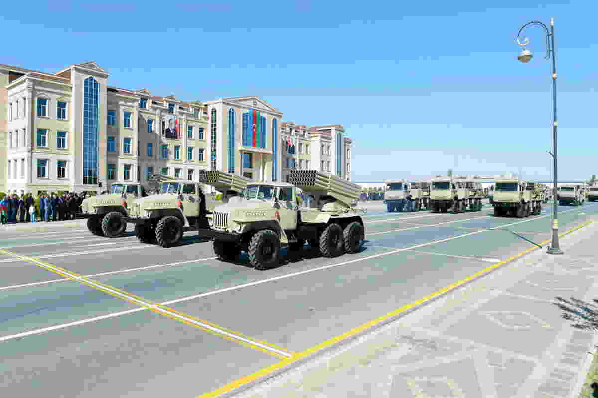 Naxçıvanda hərbi parad keçirilib - FOTOLAR