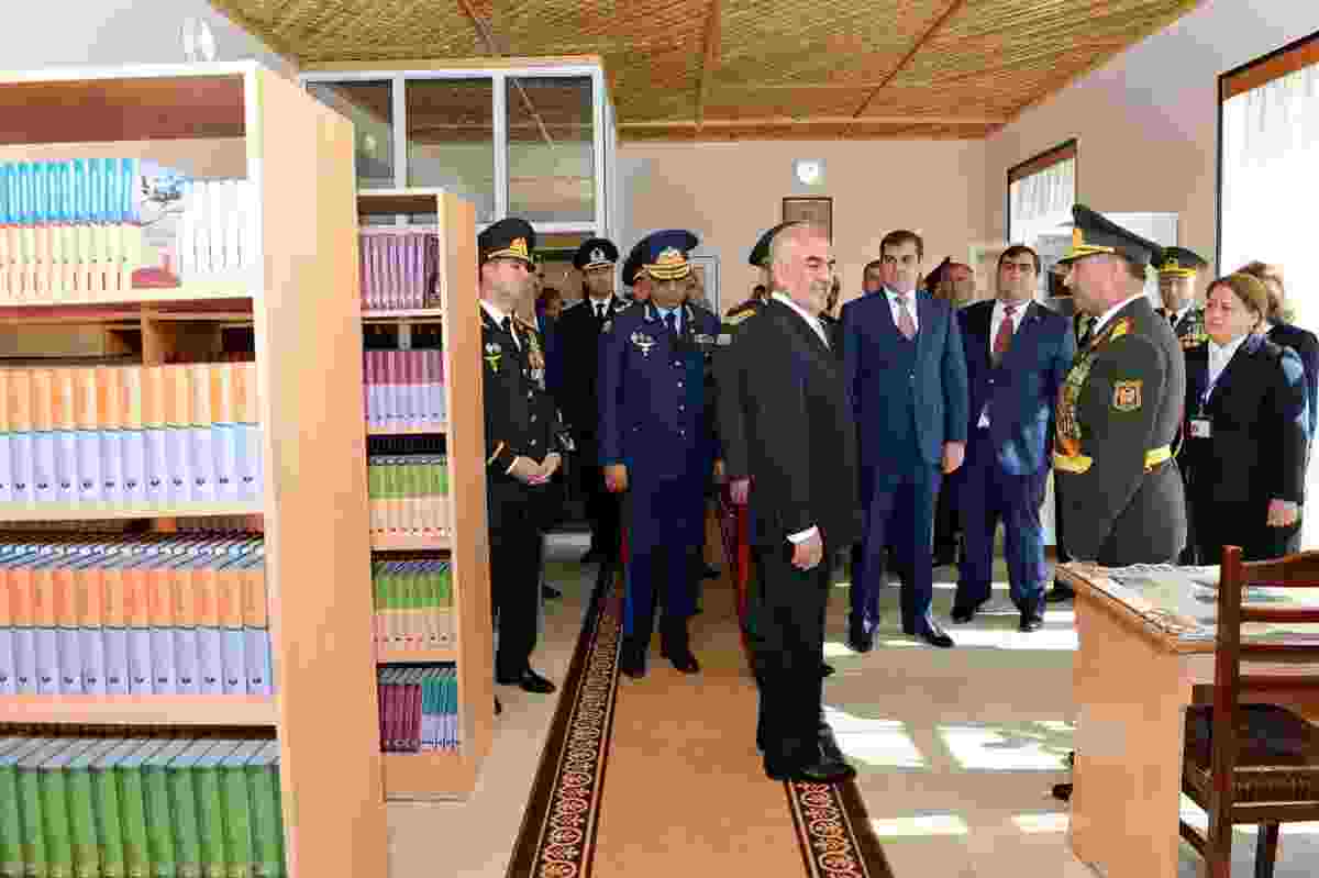 Naxçıvanda hərbi parad keçirilib - FOTOLAR