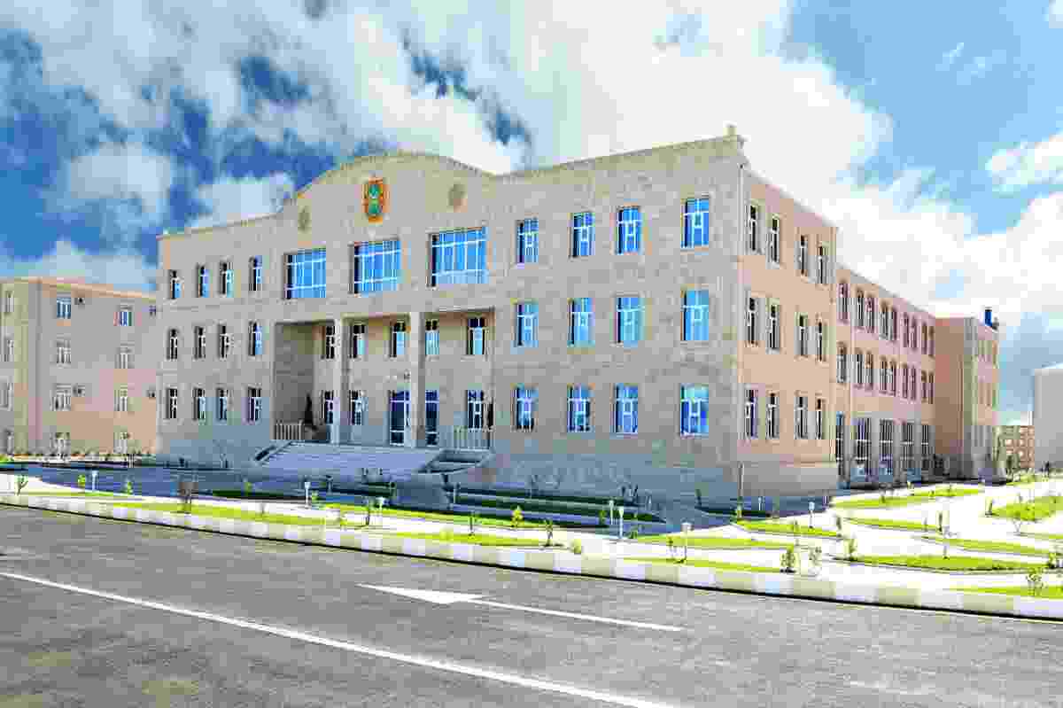 Naxçıvanda hərbi parad keçirilib - FOTOLAR