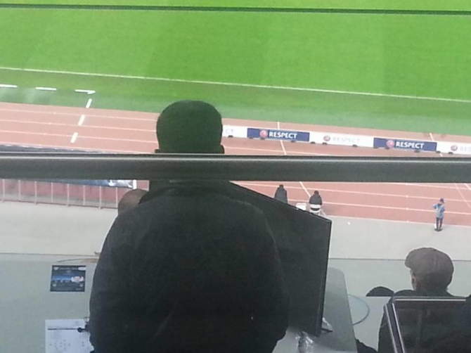 Qarabağın matçında hakimin şübhəli qərarı zamanı stadionda   MÜƏMMALI OLAY (FOTO)