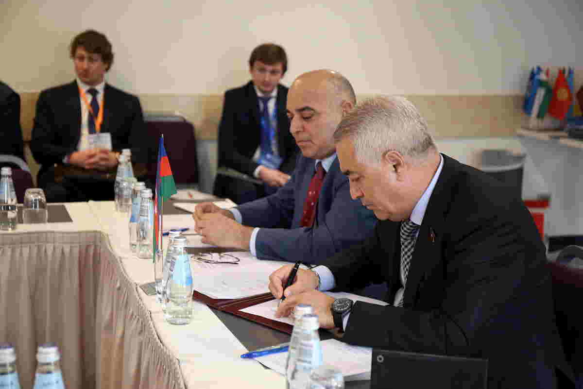 Riqada Beynəlxalq Nəqliyyat Dəhlizi ilə bağlı müzakirələr aparıldı -   FOTOLAR