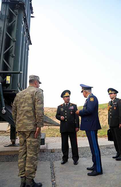 Zakir Həsənov zenit-raket sistemlərinin döyüş hazırlığını yoxladı - FOTOLAR