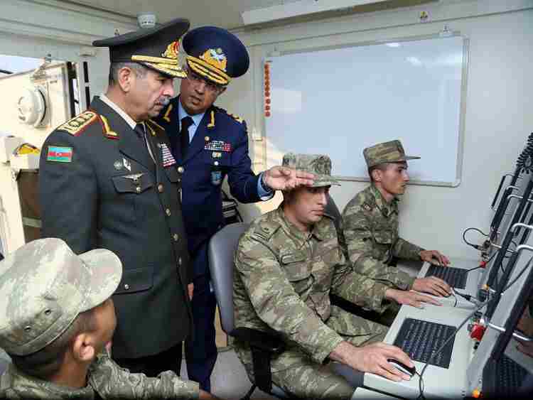 Zakir Həsənov zenit-raket sistemlərinin döyüş hazırlığını yoxladı - FOTOLAR