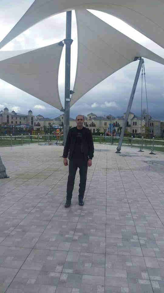 Qaçan məhbuslara görə tutulan rəis müavininin   FOTOLARI YAYILDI
