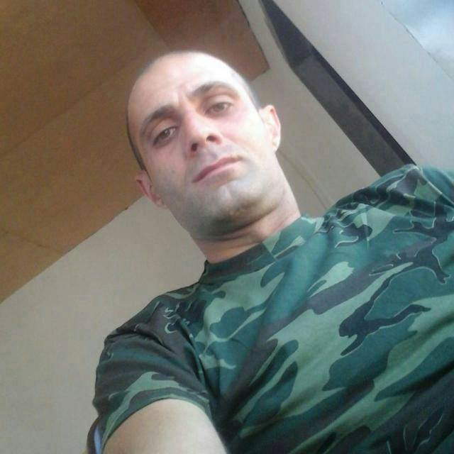 Qaçan məhbuslara görə tutulan rəis müavininin   FOTOLARI YAYILDI