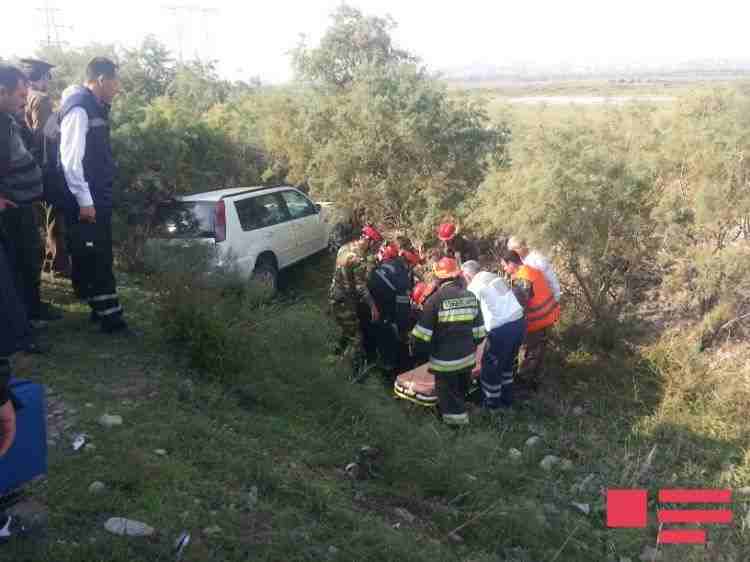 Nissan X Trail AŞDI:   ƏR-ARVAD XƏSARƏT ALDI (FOTO)