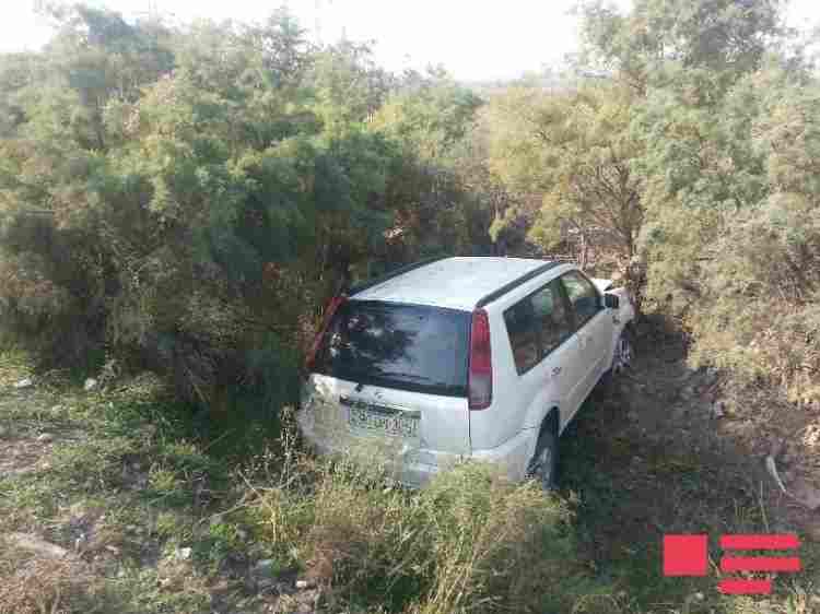 Nissan X Trail AŞDI:   ƏR-ARVAD XƏSARƏT ALDI (FOTO)