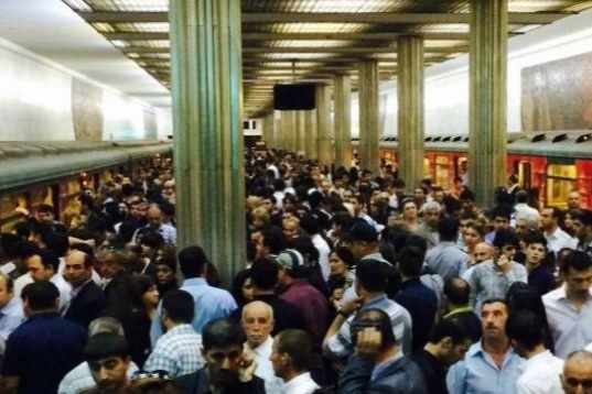 Bakı metrosunda qatarlar niyə gecikir?   