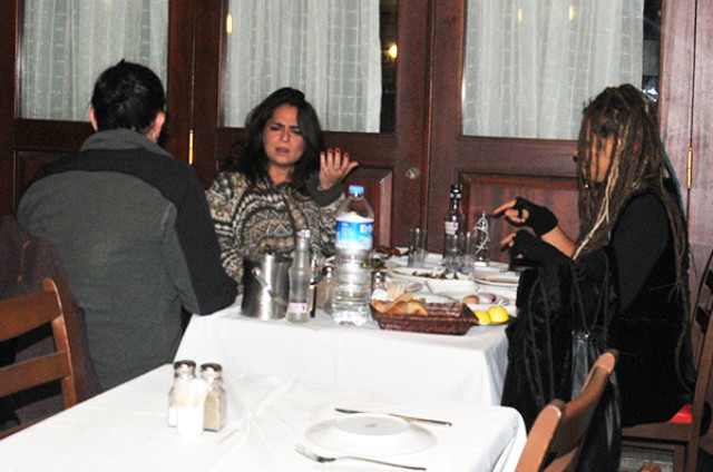  Məşhur müğənni tanınmaz hala düşdü   - Dostu öldükdən sonra içki aludəçisi - FOTO