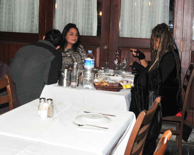  Məşhur müğənni tanınmaz hala düşdü   - Dostu öldükdən sonra içki aludəçisi - FOTO