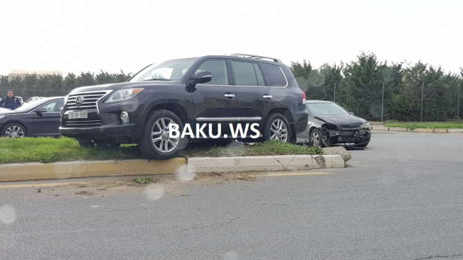 Bakıda Lexus Opellə    TOQQUŞDU - FOTOLAR