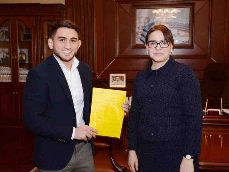 Hacı Əliyevə ev verildi 