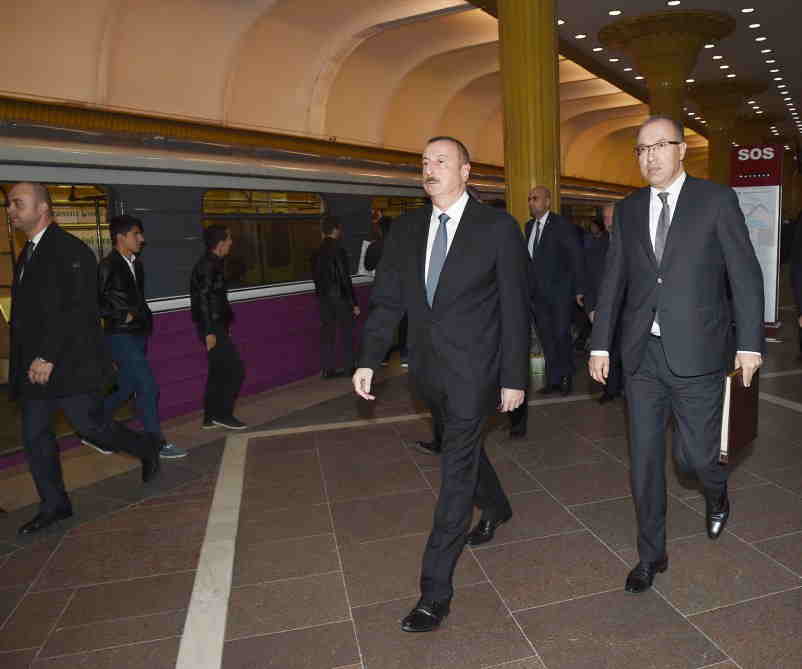 İlham Əliyev metropolitenin retro vaqonlarında -  FOTOLAR