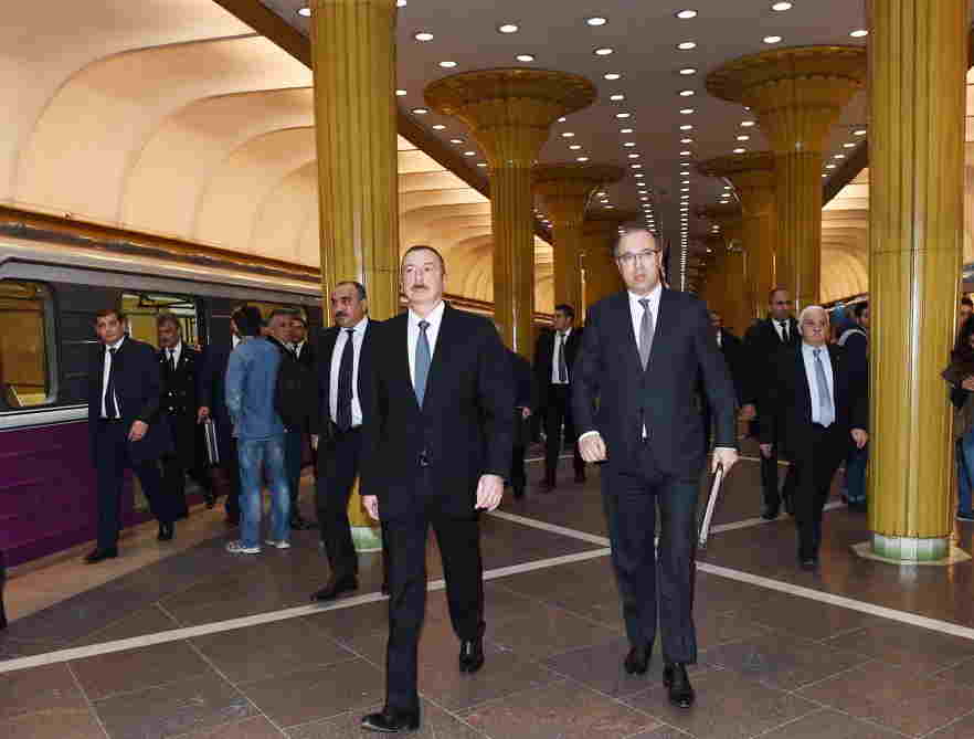 İlham Əliyev metropolitenin retro vaqonlarında -  FOTOLAR