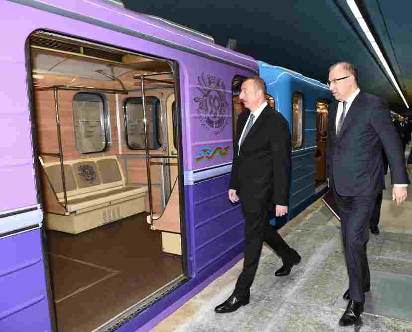 İlham Əliyev metropolitenin retro vaqonlarında -  FOTOLAR