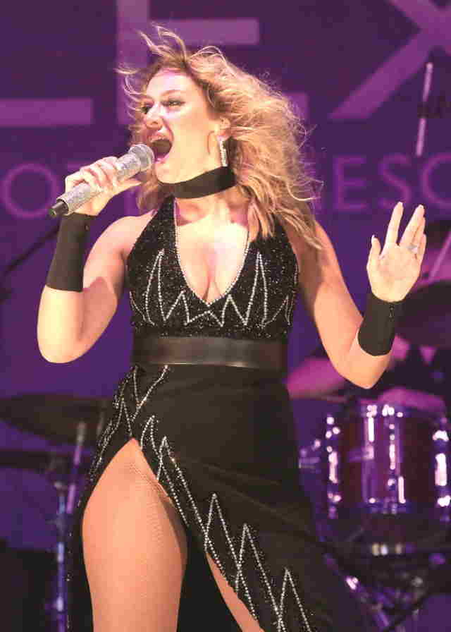 Hadisə yeni sevgilisini hər kəsə təqdim etdi -  FOTOLAR