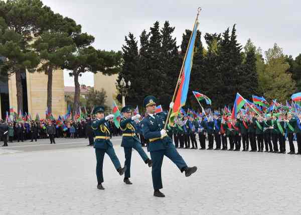Sumqayıtda  BAYRAQ BAYRAMI â€“ FOTOLAR