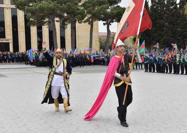 Sumqayıtda  BAYRAQ BAYRAMI â€“ FOTOLAR