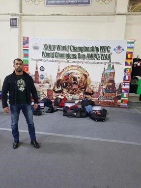 Azərbaycan polisi 1090 kq qaldırıb qızıl qazandı -  FOTO