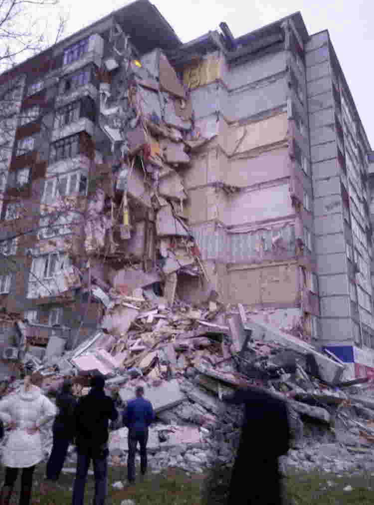 Yaşayış binası uçdu -  ölənlər var - VİDEO + FOTO