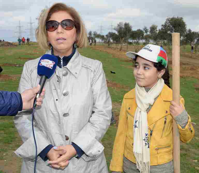 YAP rəsmiləri ağac əkdilər -  FOTOLAR