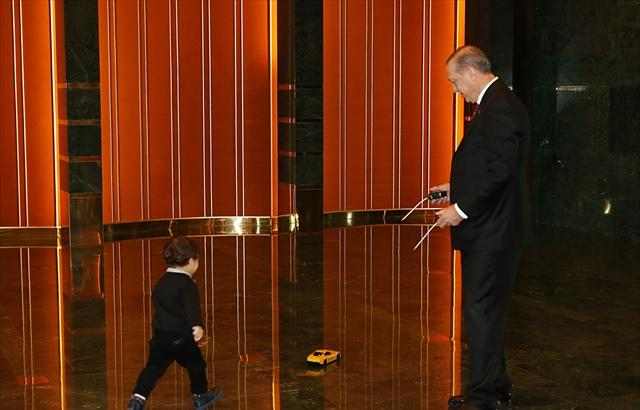 Prezident nəvəsi ilə belə vaxt keçirir - FOTO